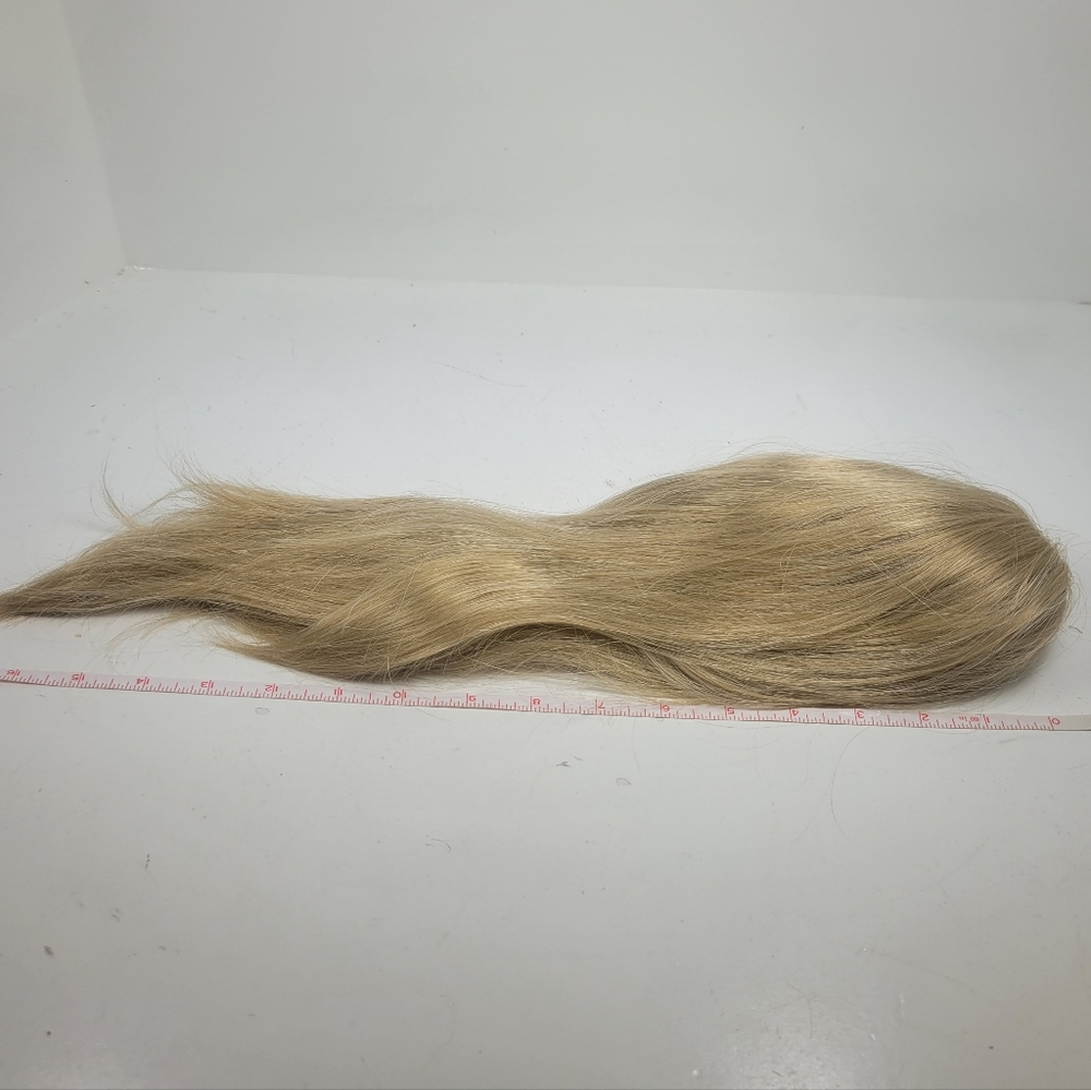 Blonde Women's Pony Tail Clip Hair Extension - Picture 8 of 9